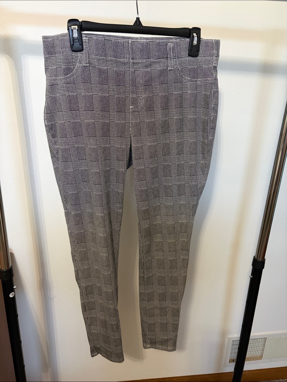 Amazon Essentials Black-and-White Plaid houndstooth jeggings
